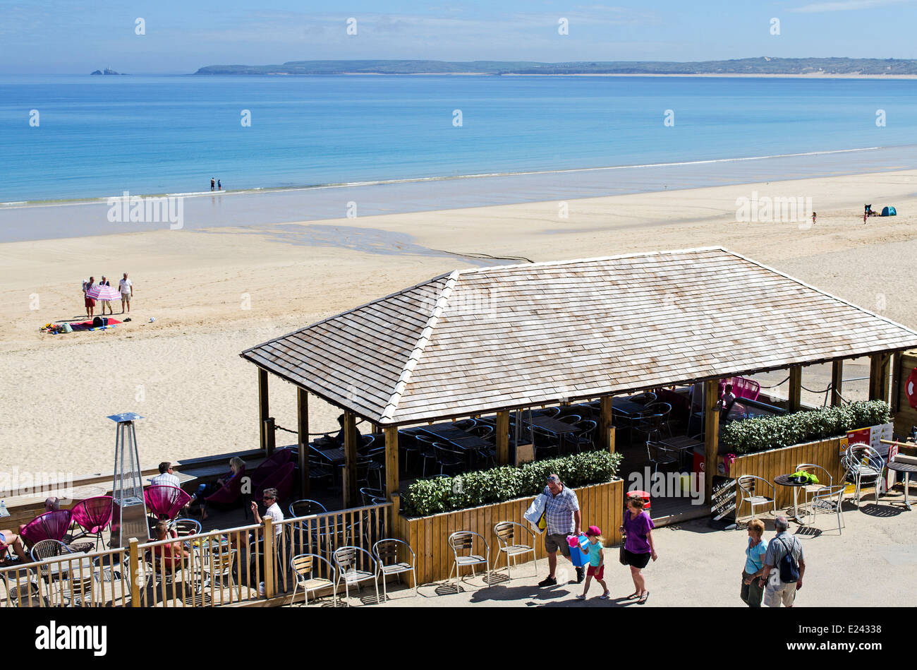 Un café sur la plage de Carbis Bay près de st.ives à Cornwall, uk Banque D'Images