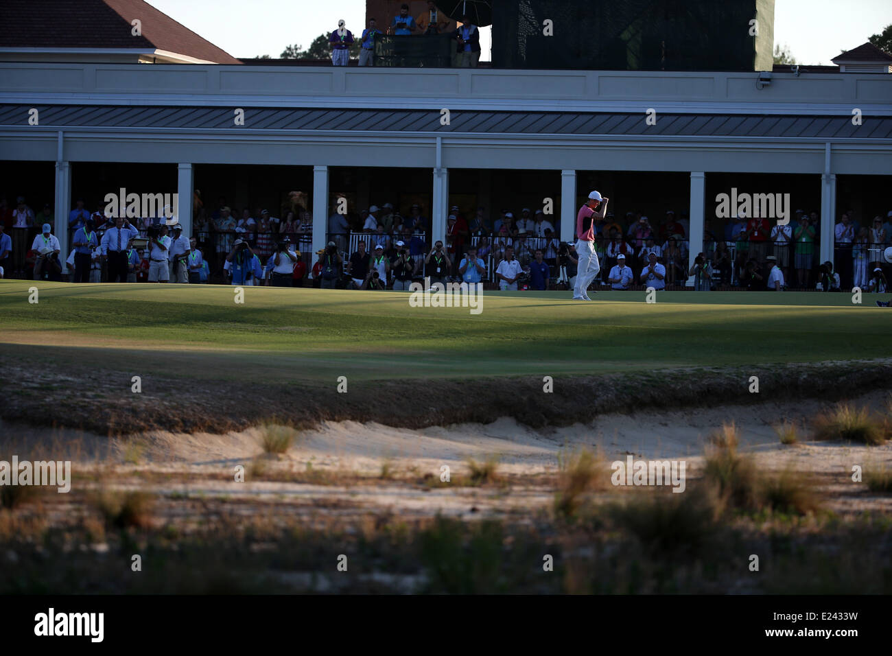 Pinehurst, Caroline du Nord, USA. 14 Juin, 2014. Martin Kaymer (GER) Golf : Martin Kaymer d'Allemagne célèbre au 18e trou lors du troisième tour de l'US Open au Championnat 114e Pinehurst Resort Country Club no2 en cours Pinehurst, Caroline du Nord, États-Unis . © Koji Aoki/AFLO SPORT/Alamy Live News Banque D'Images