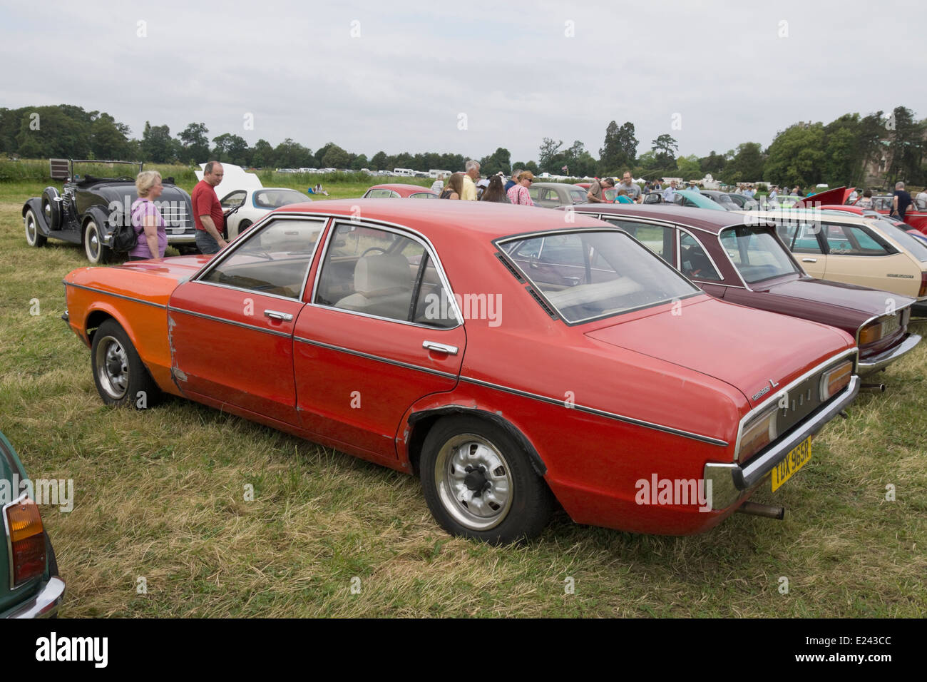 Le 2014 Classic Car Show sur le pré au château de Berkeley BERKELEY