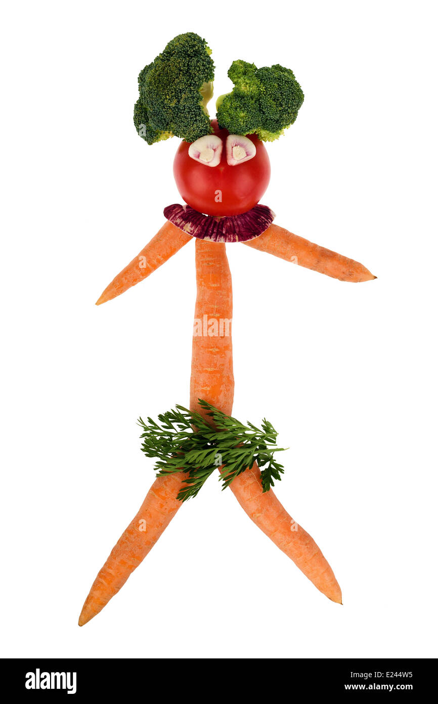 Figurine drôles avec variété de légumes isolé sur fond blanc Banque D'Images