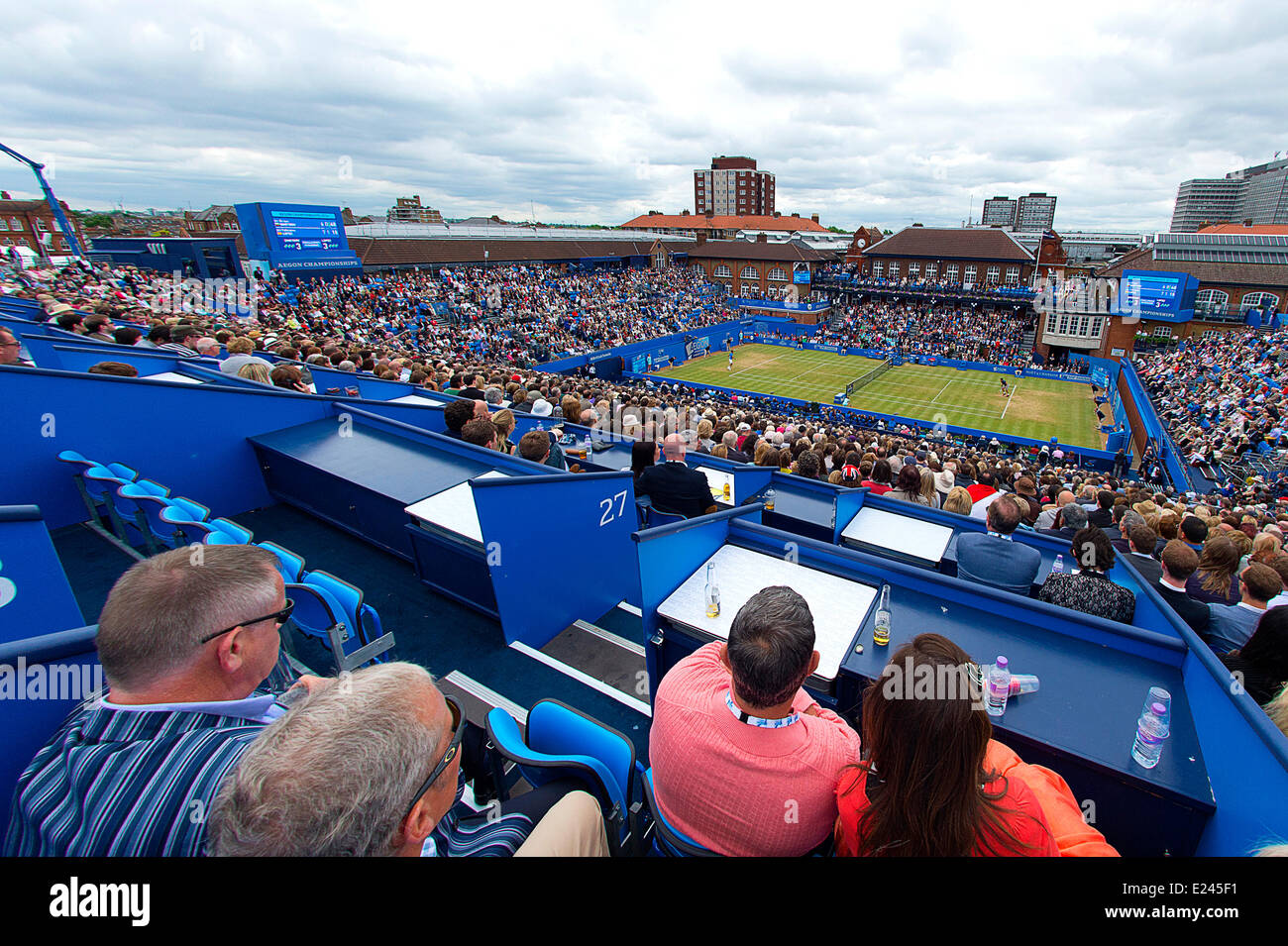 Londres, Royaume-Uni. 15 Juin, 2014. fans profiter de l'ambiance pendant le match de finale du tournoi au tournoi Aegon Tennis Championships dans Queens Club. Credit : Action Plus Sport Images/Alamy Live News Banque D'Images