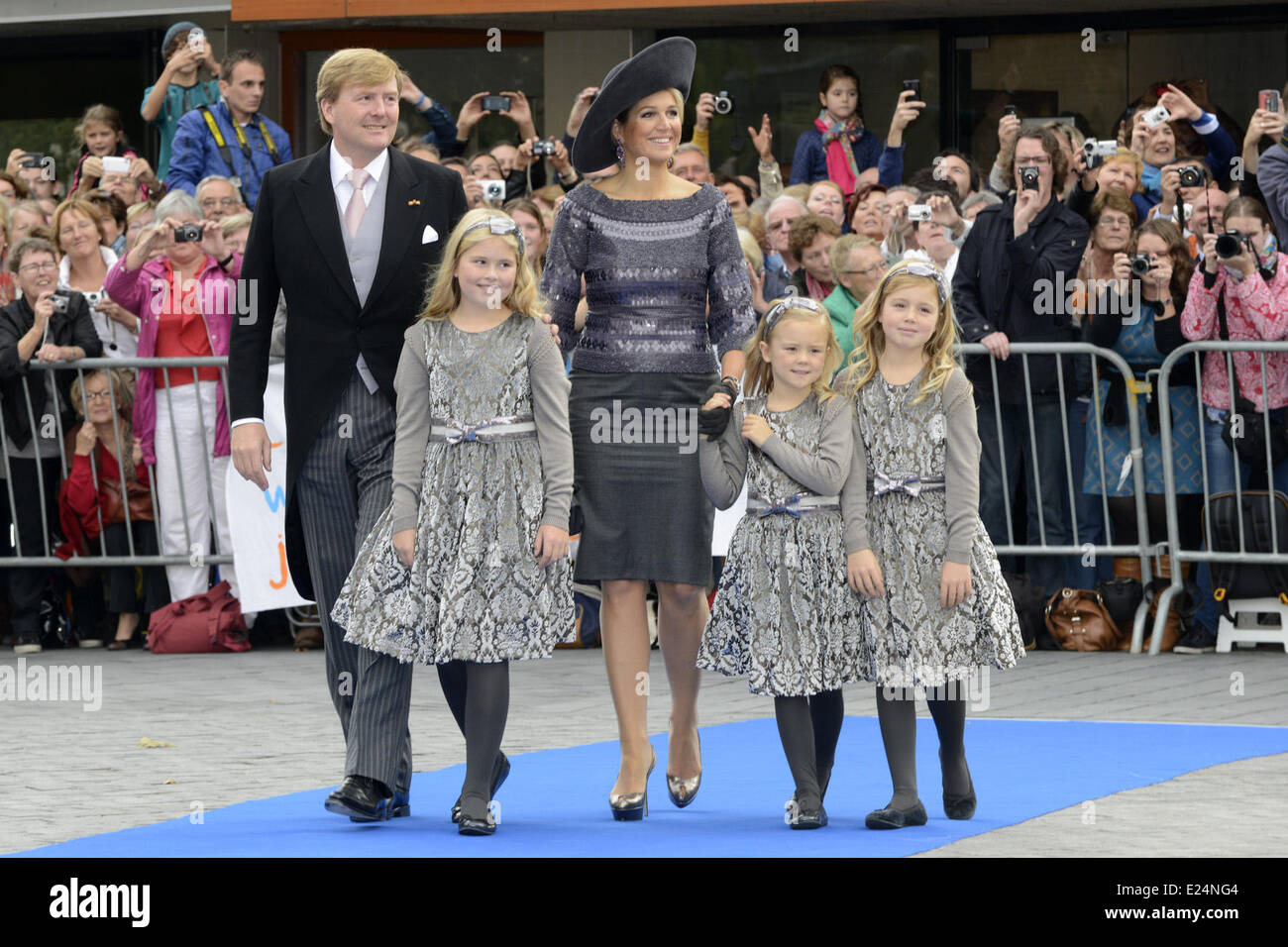 Le Roi Willem Alexander des Pays-Bas, la Reine Maxima des Pays-Bas, Amalia, Alexia, Ariane qui fréquentent le mariage du Prince Jaime de Bourbon de Parme et Viktoria Cservenyak Où : Apeldoorn, Pays-Bas Quand : 05 Oct 2013 Banque D'Images