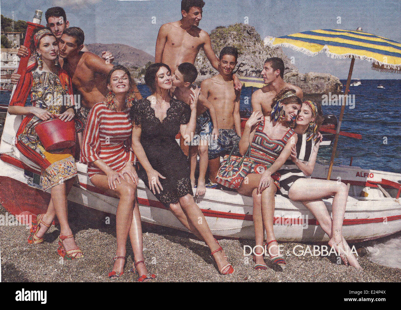 Les célébrités apparaissent dans des publicités pour diverses marques de  designers de luxe. Photo : Monica Bellucci pour Dolce & Gabbana WENN d  Photo Stock - Alamy