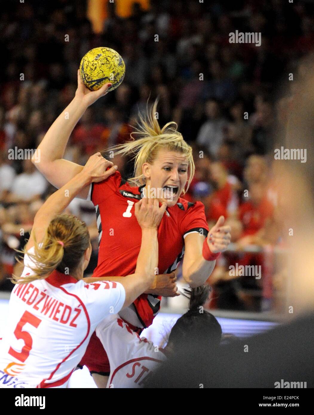 Brno, République tchèque. 14 Juin, 2014. Sur la photo lors de la Coupe du monde femmes handball match de qualification contre la Pologne République Tchèque à Brno, République tchèque le 14 juin 2014. Photo : CTK/Alamy Live News Banque D'Images