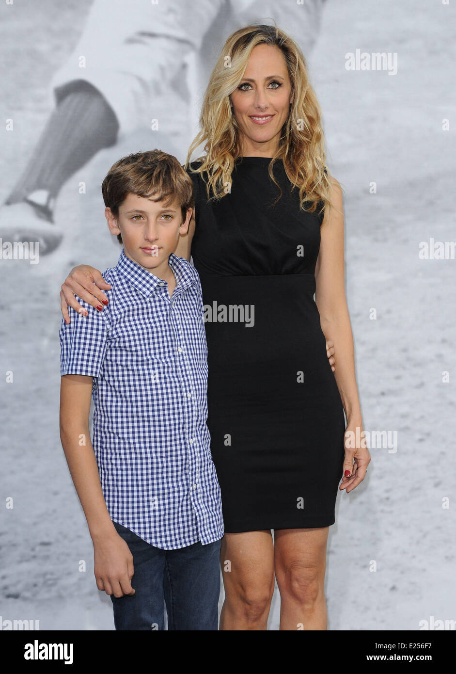 Los Angeles premiere de '42 : l'histoire vraie d'une légende américaine' qui s'est tenue au Chinese Theatre avec : Kim Raver,fils Où : Hollywood, California, United States Quand : 09 Avr 2013 Banque D'Images