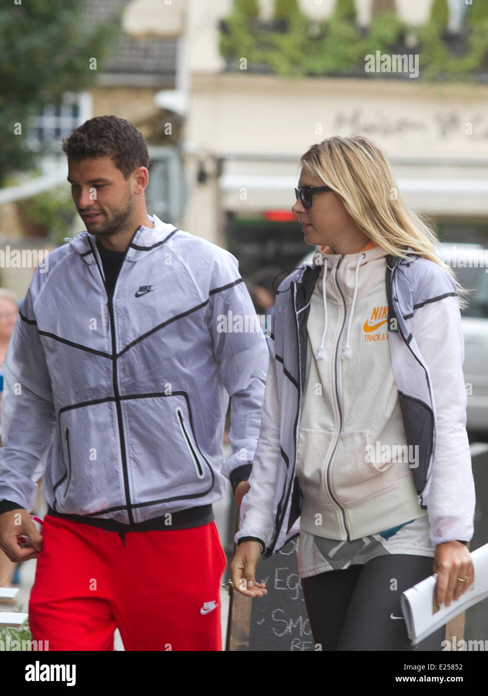 Wimbledon, Londres, Royaume-Uni. 16 juin 2014. Maria Sharapova et de petit ami Grigor Dimitrov vu dans Wimledon Crédit : amer ghazzal/Alamy Live News Banque D'Images