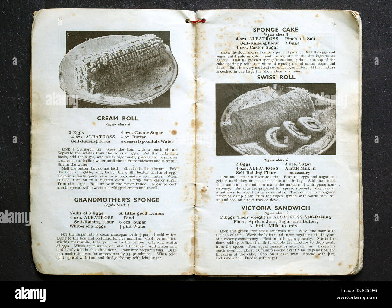 Pages de recette de l'ancien livre de cuisine Photo Stock - Alamy
