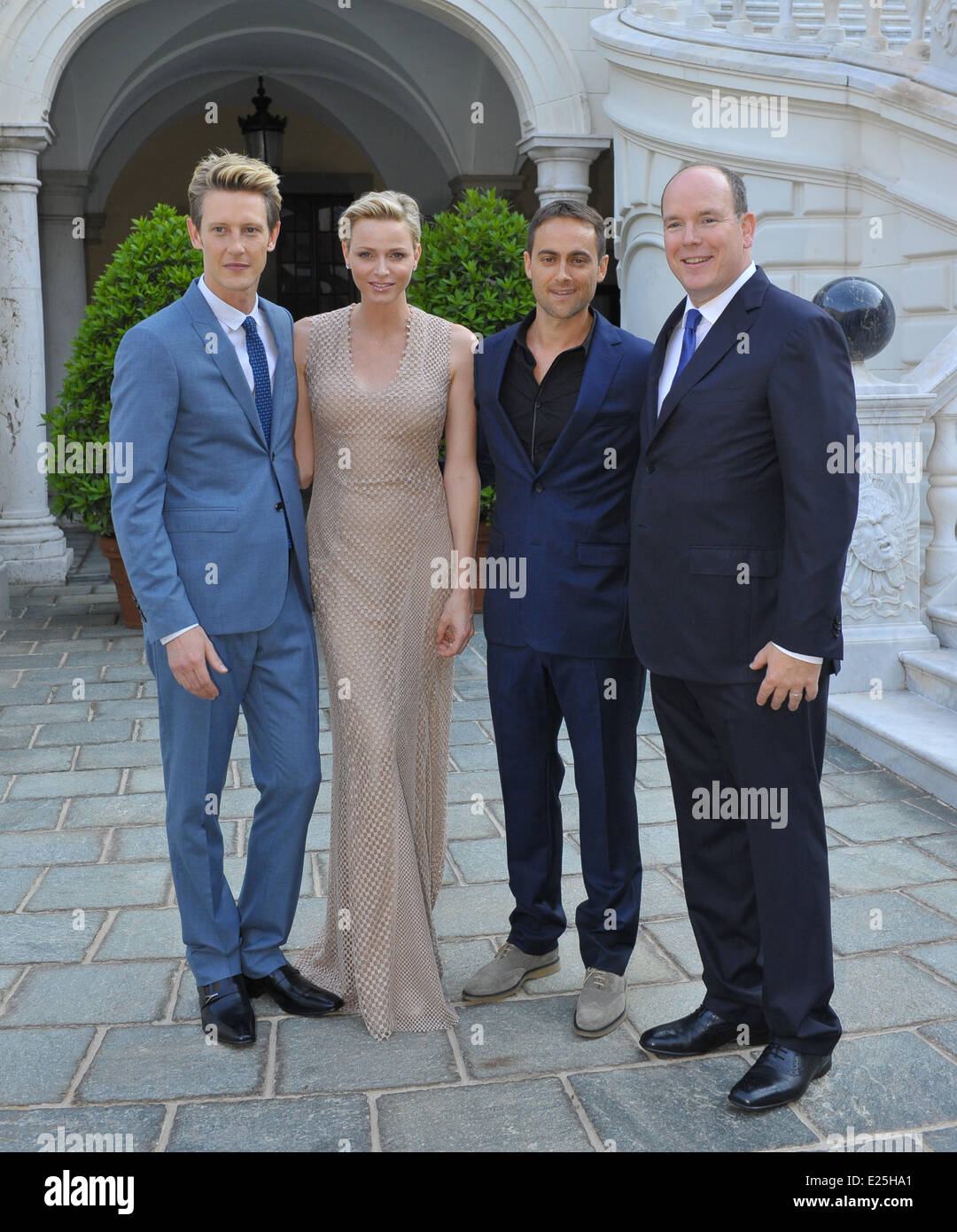 Cocktail au Palais Royal de Monaco le dernier jour de la 53e Festival de télévision de Monte Carlo avec le Prince Albert de Monaco, Charlene,princesse de Monaco, Gabriel Mann,Stuart Townsend Où : Monte Carlo, Monaco Quand : 12 Juin 2013 Banque D'Images