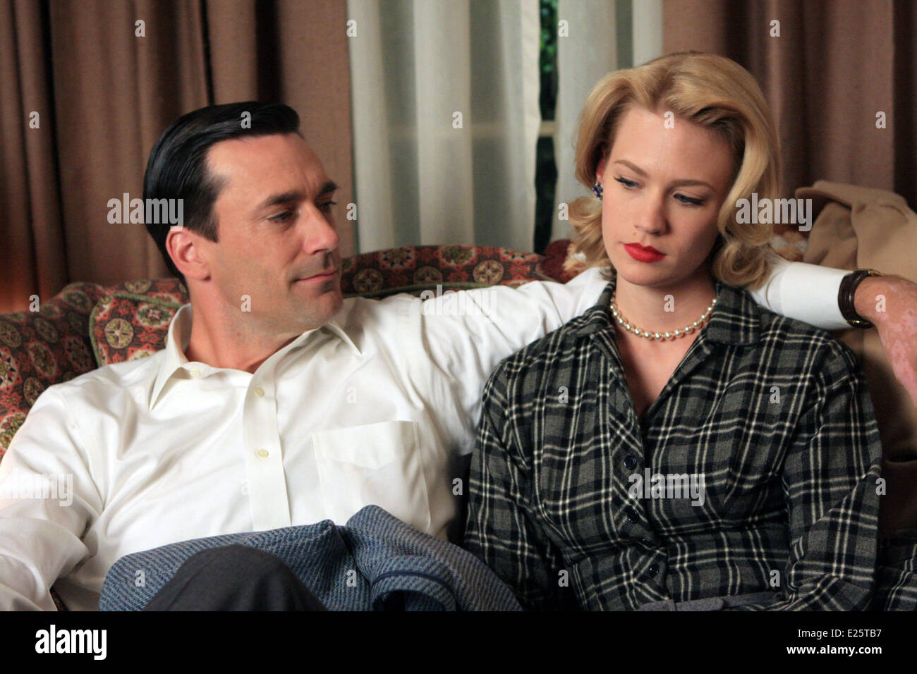 Jon Hamm (Don Draper), January Jones (Betty Draper). - Mad Men Où :  Etats-UnisUnited States Quand : 21 août 2013 o Photo Stock - Alamy