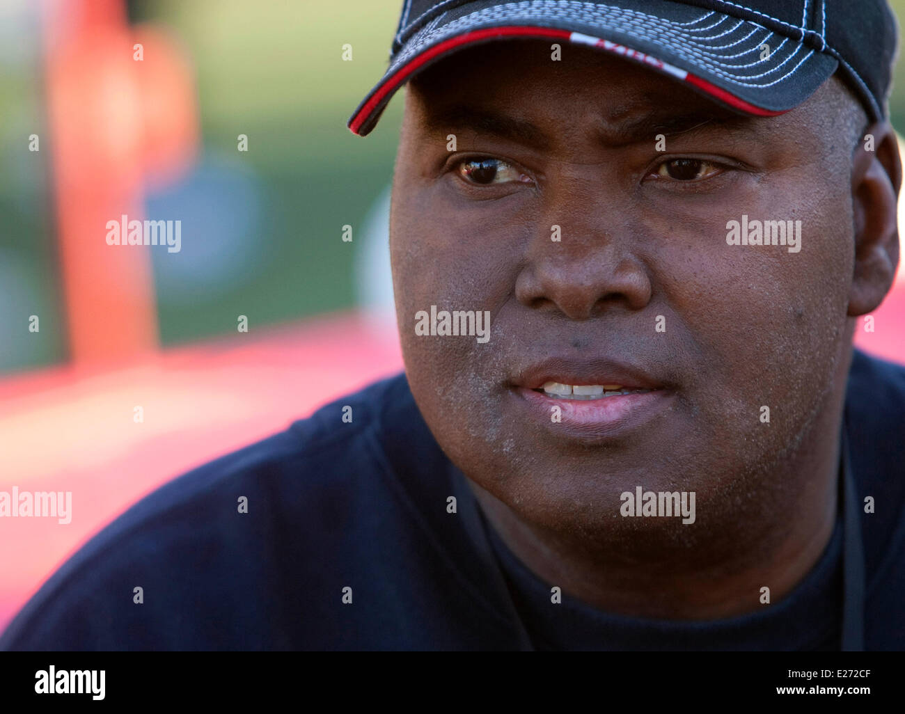 TONY GWYNN (9 mai 1960 - 16 juin 2014) était un joueur professionnel de baseball fielder qui a joué 20 saisons (1982Ð2001) dans la Ligue de baseball (MLB) pour les San Diego Padres. Surnommé Monsieur l'aumônier et le capitaine vidéo, le frapper de la main gauche était considéré comme Gwynn l'un des meilleurs et plus constants dans l'histoire de baseball frappeurs. Il était un 18 fois All-Star, reconnu pour ses compétences tant à l'attaque et de défense avec sept d'argent et cinq bourses Slugger Gant d'or Awards. Il a été intronisé au Temple de la renommée du baseball en 2007. Il est mort du cancer à l'âge de 54 ans. Photo : Jan 15, 2011 - San Diego, Cal Banque D'Images