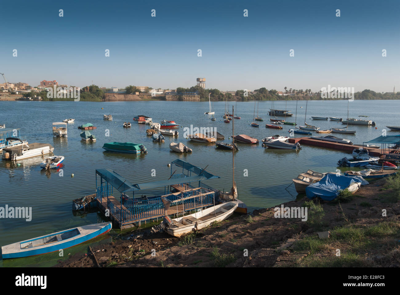 Bateaux à voile sur le Nil, Nil Bleu Sailing Club, Khartoum Banque D'Images