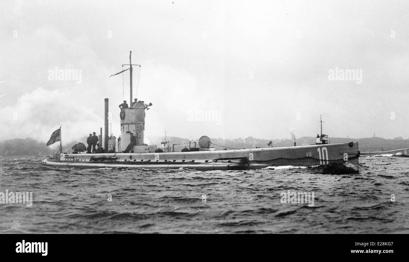 Sous-marin allemand U-10 qui a servi dans la Première Guerre mondiale Banque D'Images Sous-marin allemand U-10 qui a servi dans la Première Guerre mondiale Banque D'Images