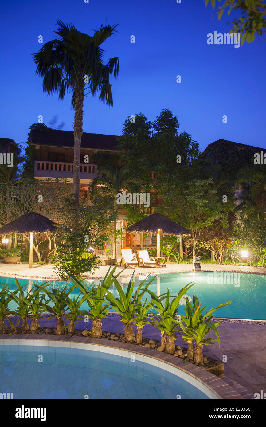 Piscine dans Pilgrimage Village Hotel, Hue, Thua Thien-Hue, Vietnam Banque D'Images