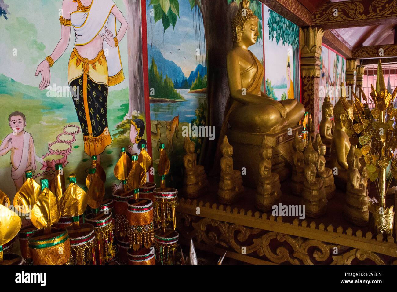 Wat Xieng Thong est un temple bouddhiste, situé sur la pointe nord de la péninsule de Luang Prabang, Laos. Banque D'Images