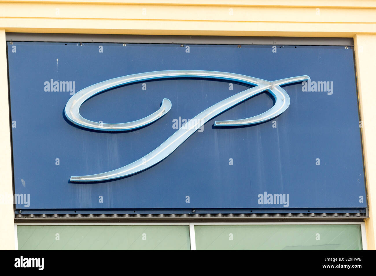 Le logo 'P' de la grande taille women's store Penningtons Banque D'Images