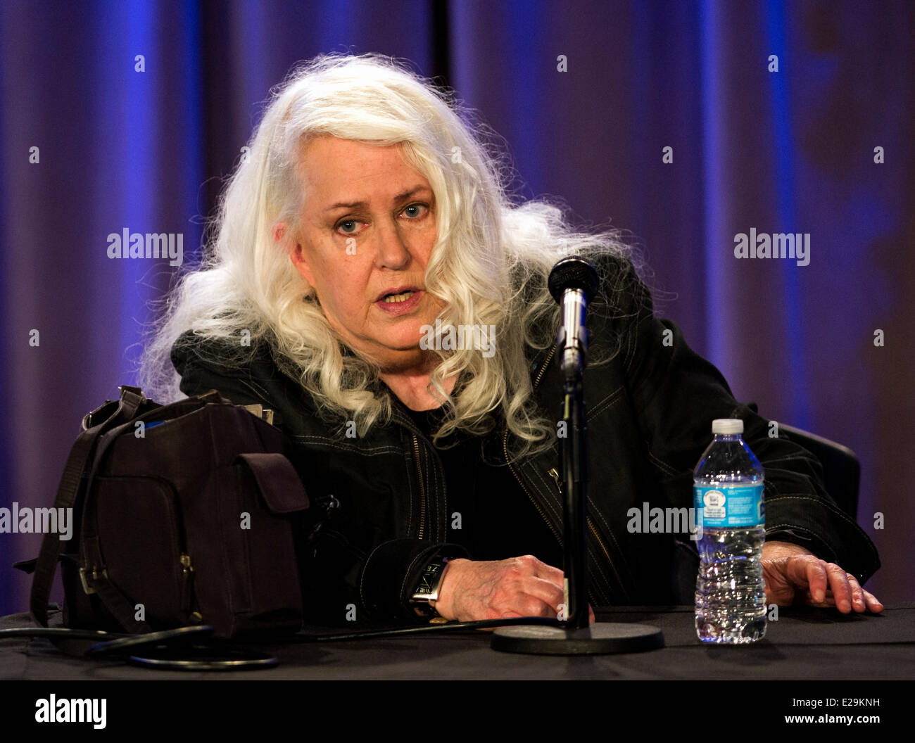 Los Angeles, Californie, USA. 17 Juin, 2014. Jefferson Airplane chanteuse Grace SLICK parle de sa carrière dans la musique et la peinture au GRAMMY Museum à Los Angeles. Vivre. Crédit : Brian Cahn/ZUMAPRESS.com/Alamy Live News Banque D'Images