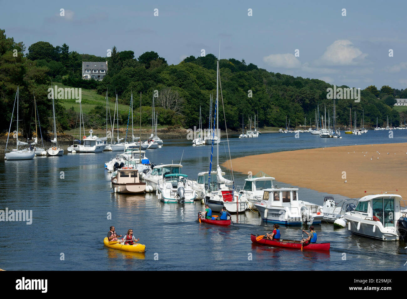 La France, Finistère, Le Pouldu, port à l'embouchure de la rivière Laita  Photo Stock - Alamy