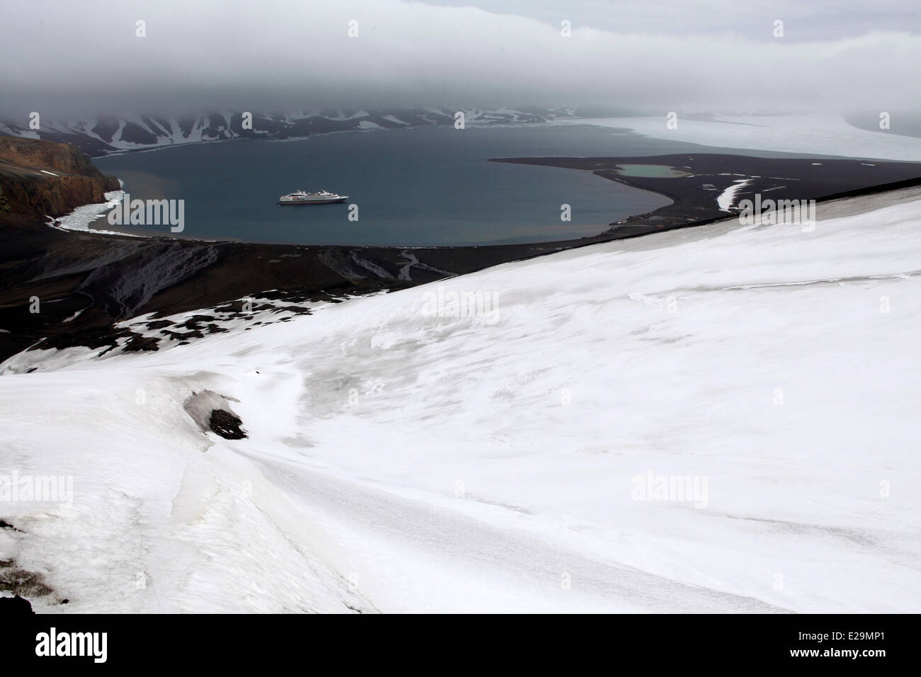 L'antarctique, croisière en bateau, boréale Îles Shetland du Sud, l'Île Déception, caldeira, randonnées de Bailey Head à Banque D'Images