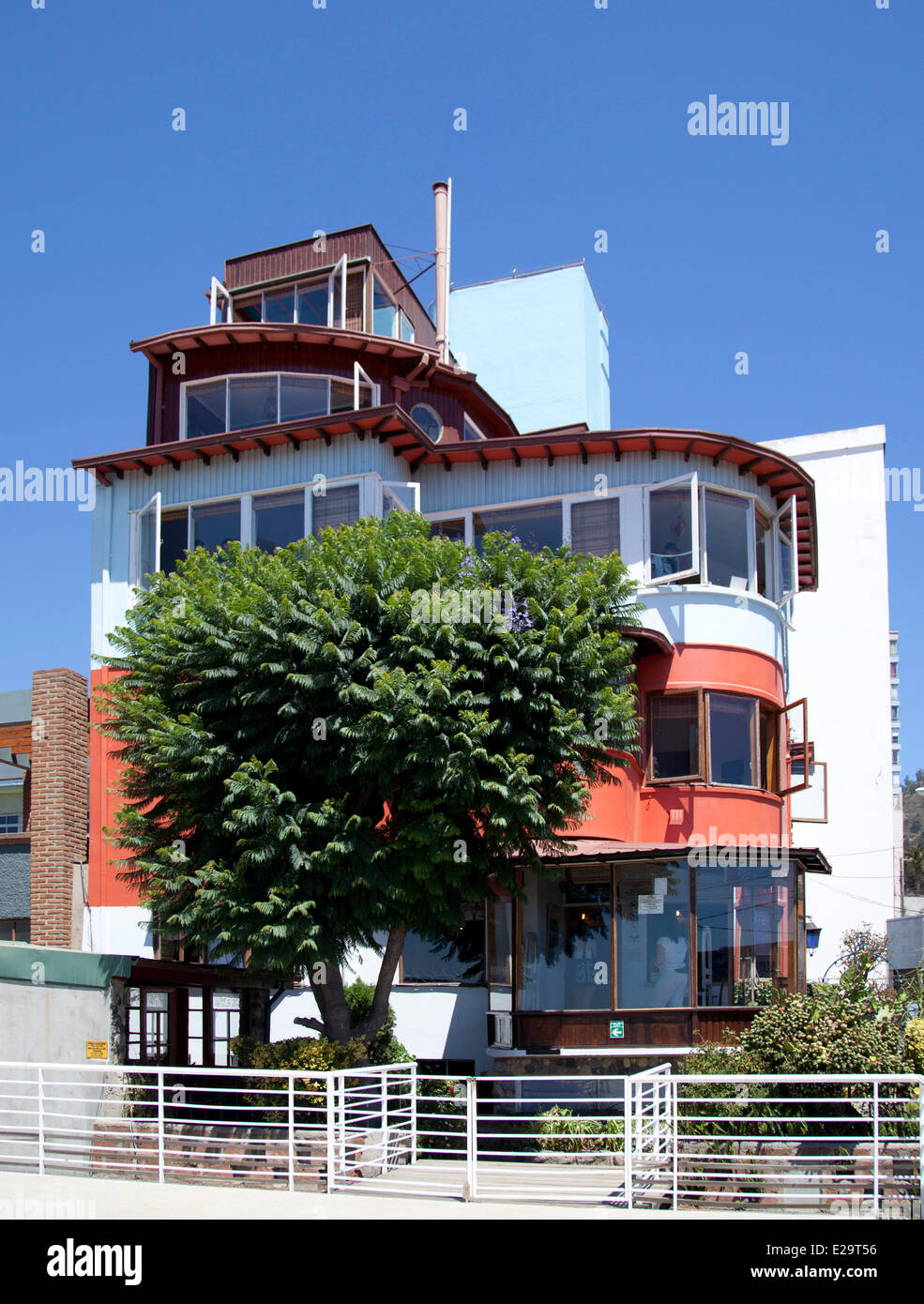 Le Chili, Valparaiso, Valparaiso, centre historique classé au Patrimoine Mondial de l'UNESCO, La Sebastiana, maison de l'écrivain Pablo Banque D'Images