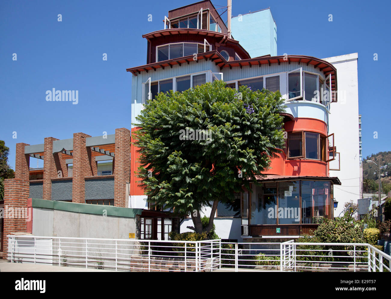 Le Chili, Valparaiso, Valparaiso, centre historique classé au Patrimoine Mondial de l'UNESCO, La Sebastiana, maison de l'écrivain Pablo Banque D'Images