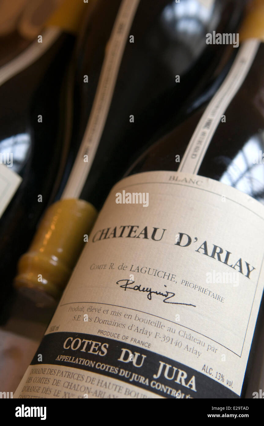 France, Jura, Arlay, château d'Arlay, détail d'une bouteille de vin Banque D'Images