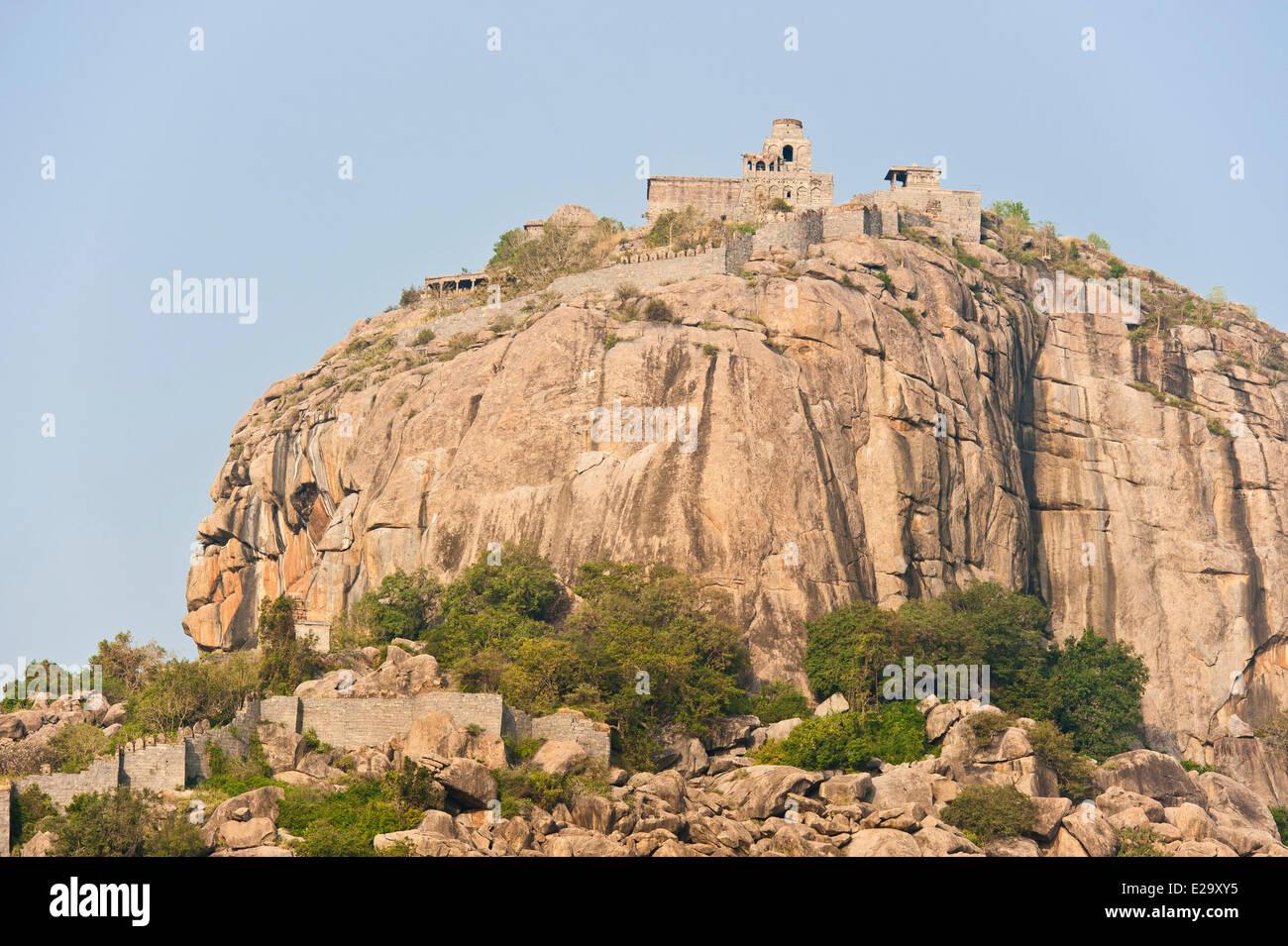 L'Inde, l'Etat du Tamil Nadu, Gingee, les vestiges des forts construits au 16ème siècle par l'Vijiyanagar donnent sur la Banque D'Images