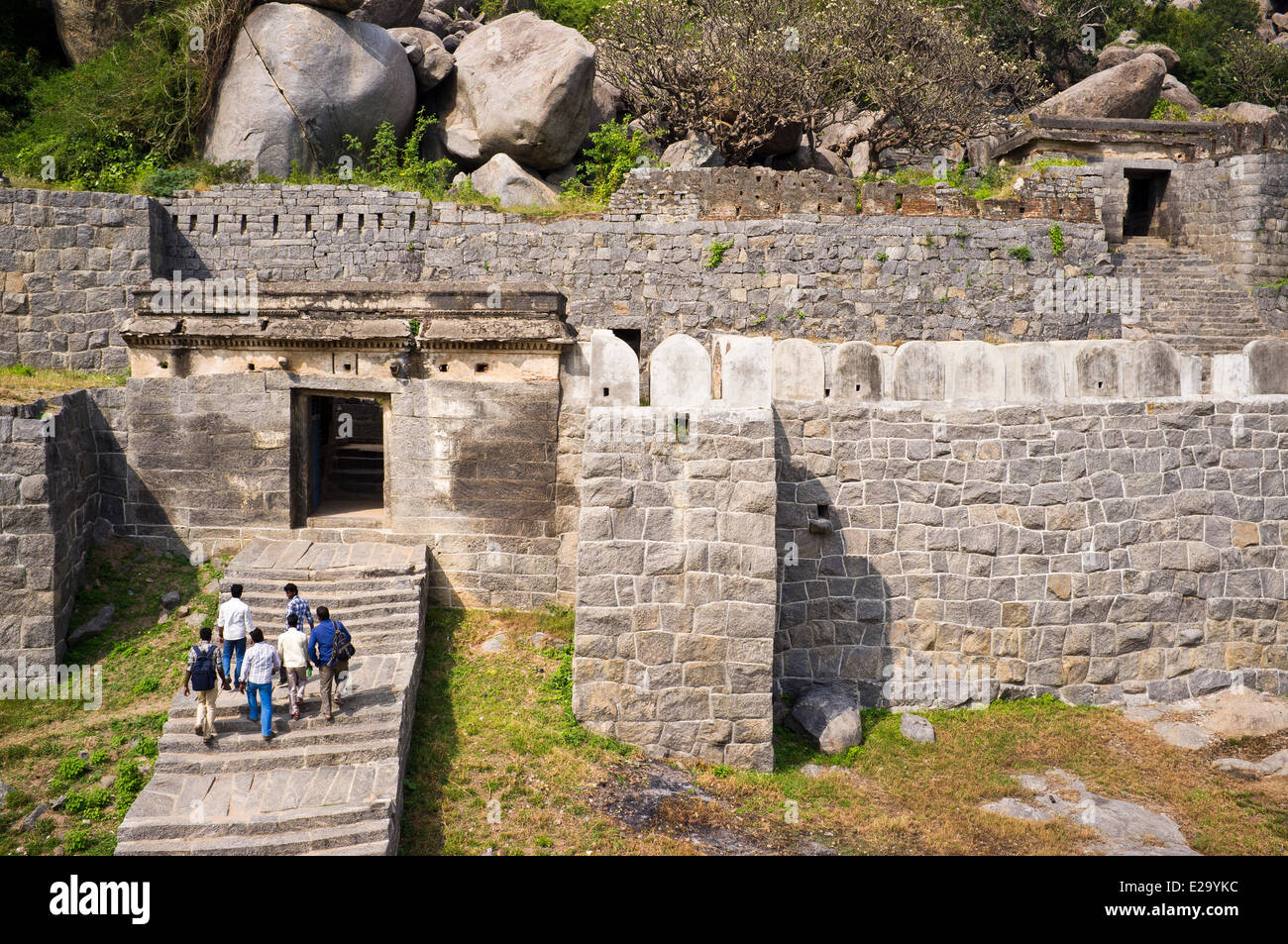 L'Inde, l'Etat du Tamil Nadu, Gingee, les vestiges des forts construits au 16ème siècle par l'Vijiyanagar donnent sur la Banque D'Images
