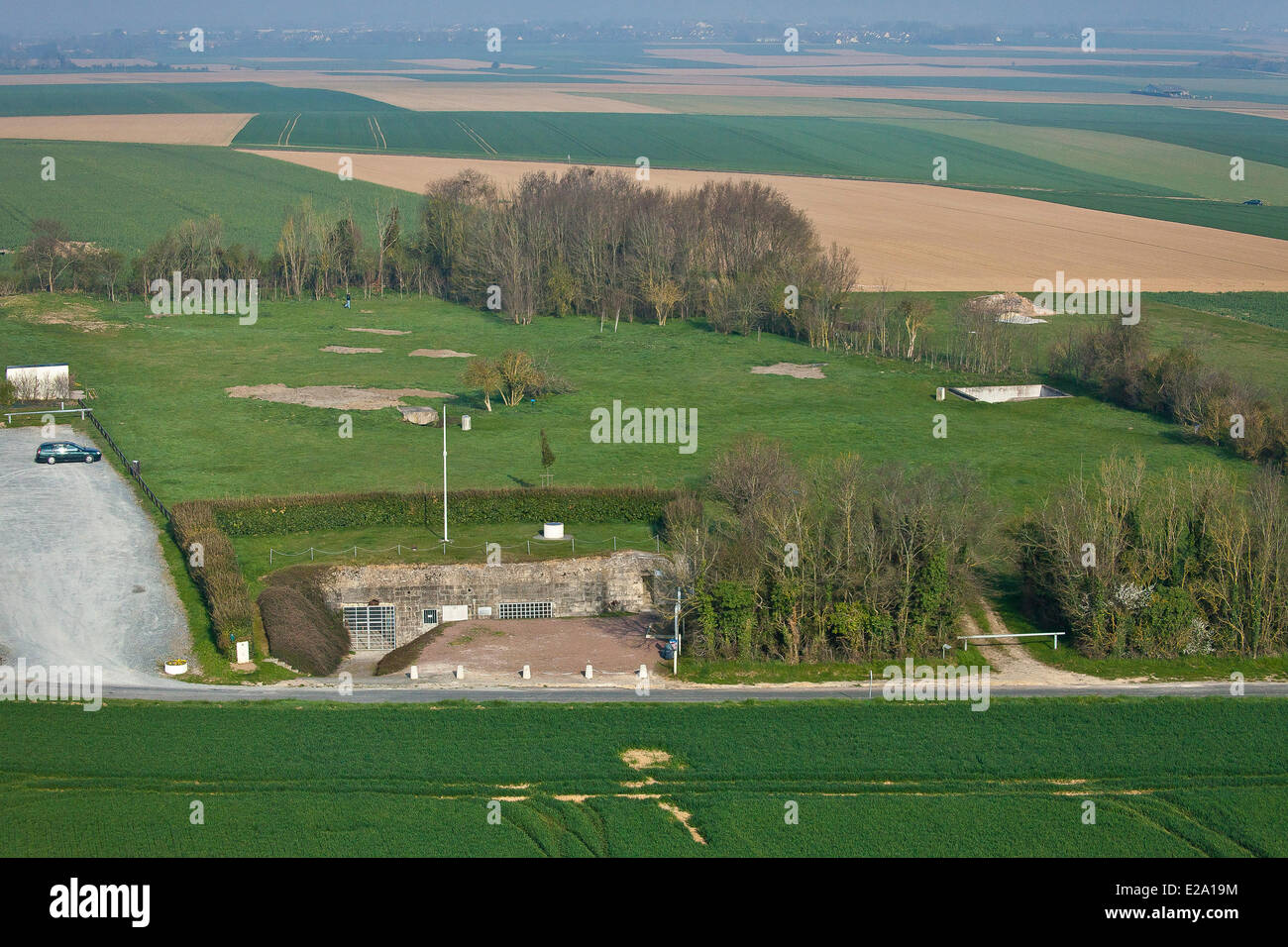 France, Calvados, Colleville Montgomery, site fortifié Hillman, le poste de  commandement allemand côtière (vue aérienne Photo Stock - Alamy