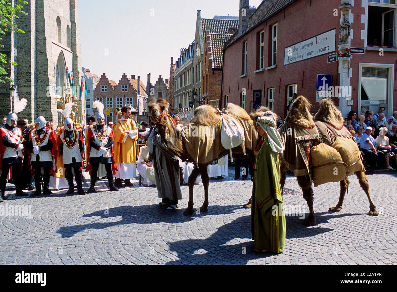 Belgique, Flandre occidentale, Bruges, défilé des rois mages rois dans les rues de Bruges pour célébrer Pâques Banque D'Images