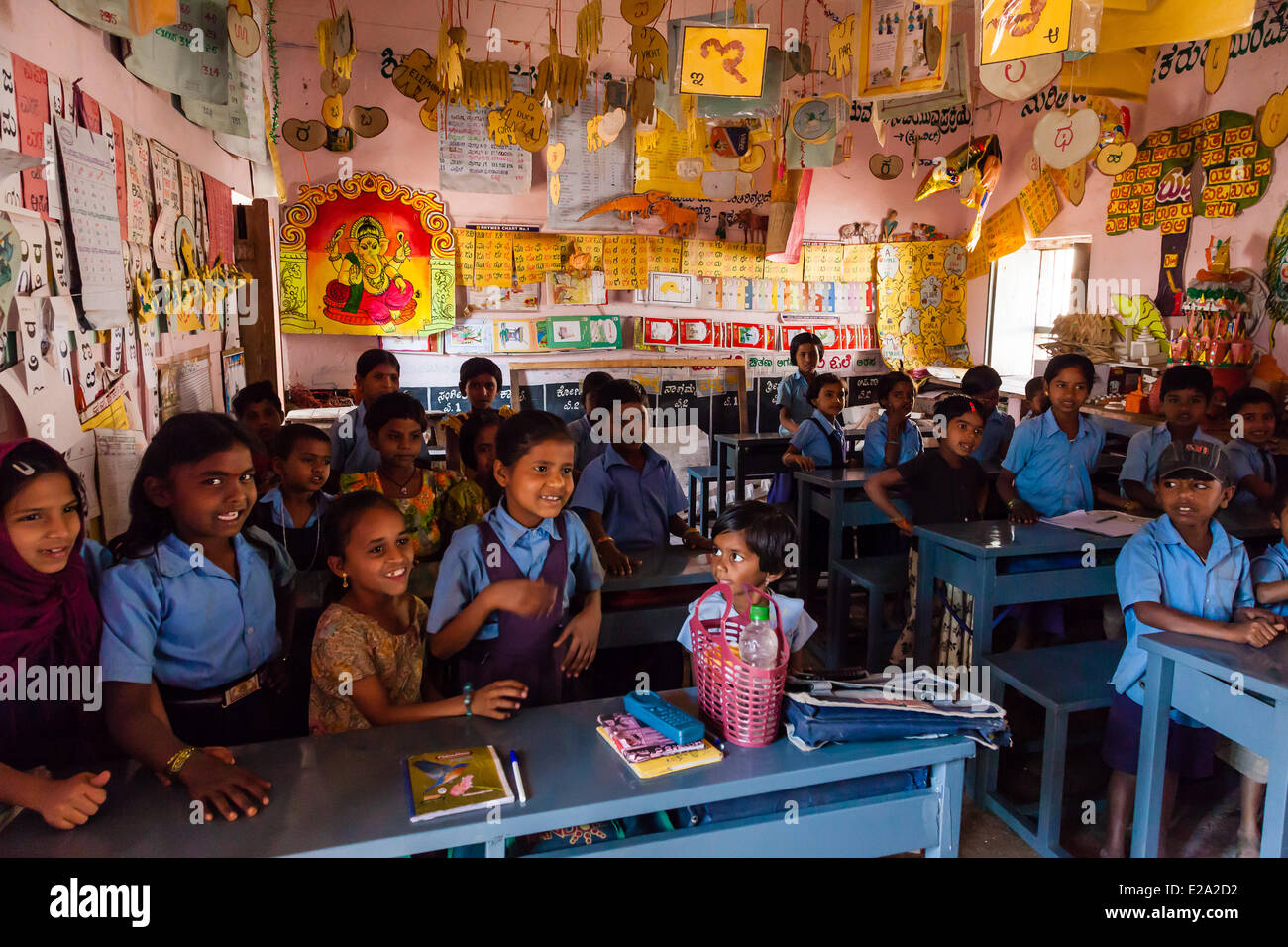 L'Inde, l'état du Karnataka, Badami, salle de classe dans l'école publique Banque D'Images