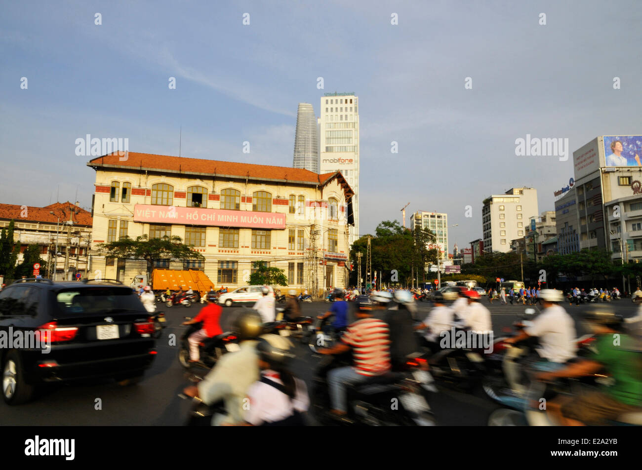 Vietnam, Saigon (Ho Chi Minh Ville), district 1, rond-point du marché Ben Tanh Banque D'Images