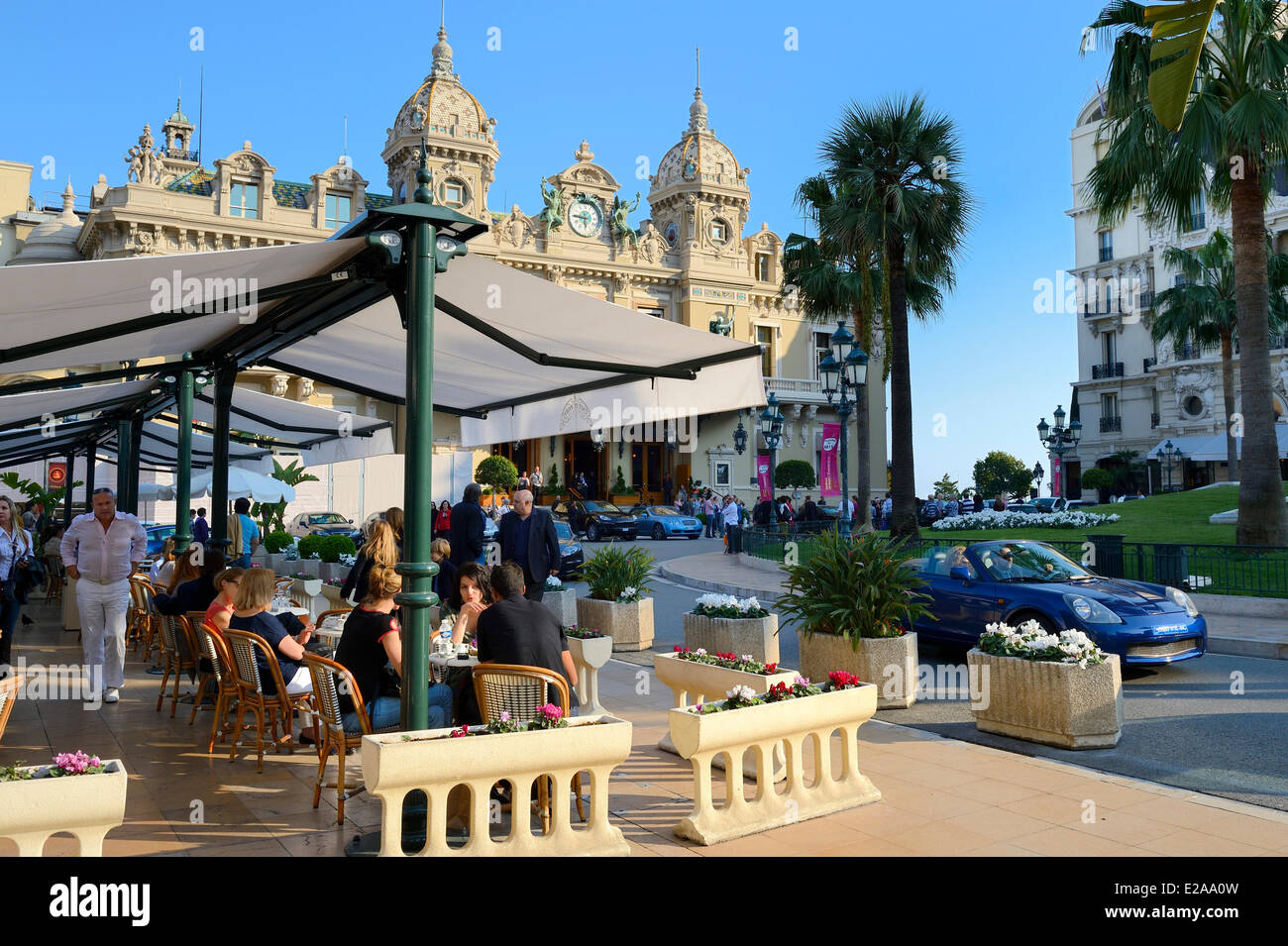 Principauté de Monaco, Monaco, Société des Bains de Mer de Monaco, Place du Casino (Casino square), Casino et le café de Banque D'Images