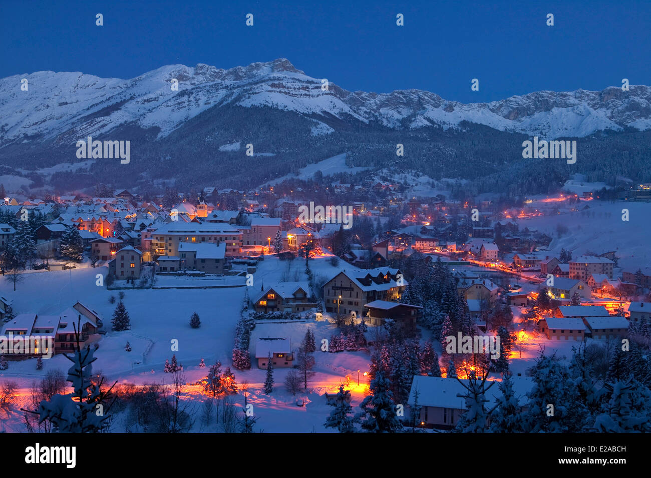 France, Isère, Parc Naturel Régional du Vercors (Parc Naturel Régional du Vercors), le village de Villard de Lans en hiver Banque D'Images
