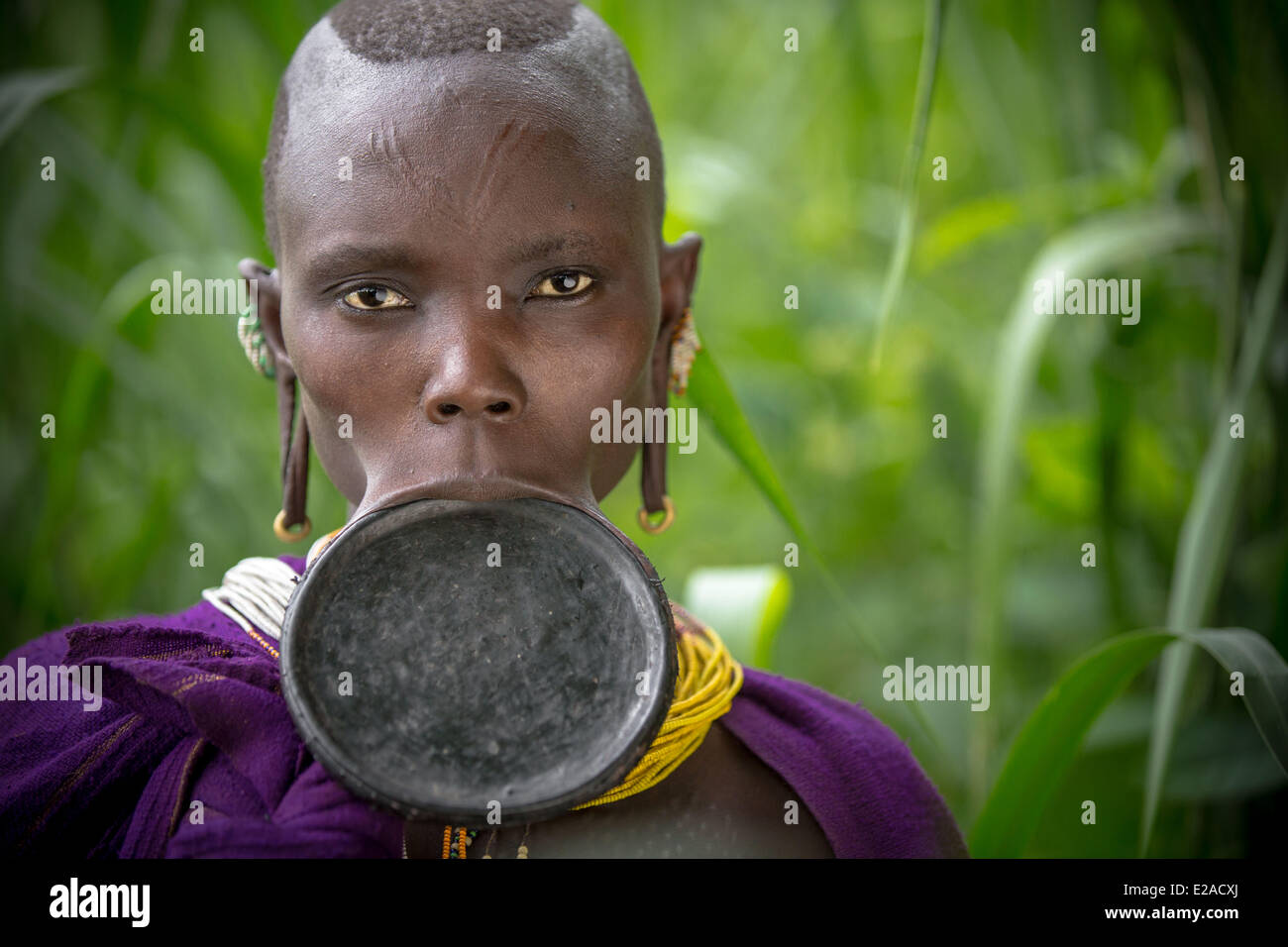 Suri est le nom d'une tribu sédentaire dans le sud-ouest de l'Éthiopie. Banque D'Images