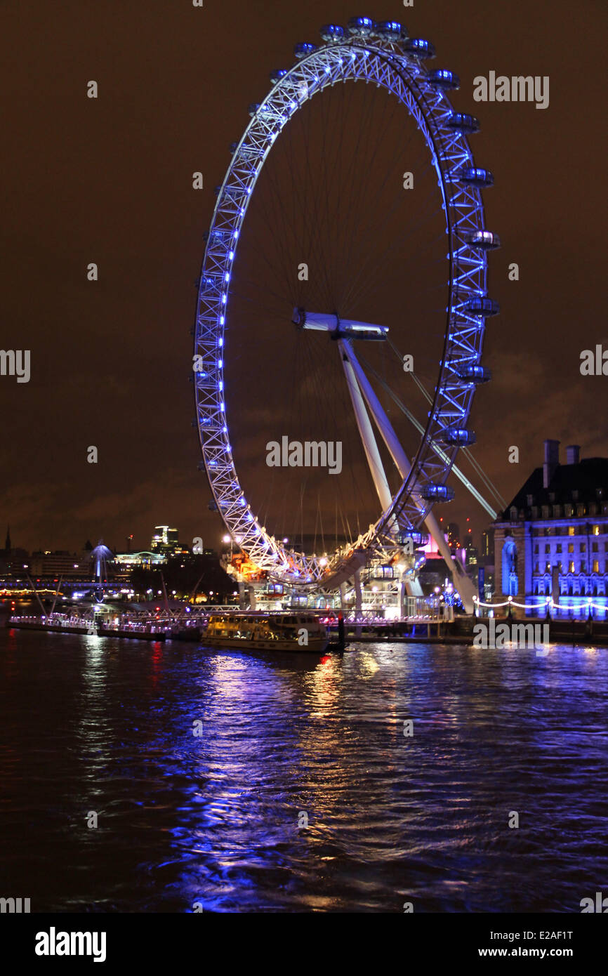 Londres : "la grande roue London Eye' sur les rives de la Tamise Banque D'Images