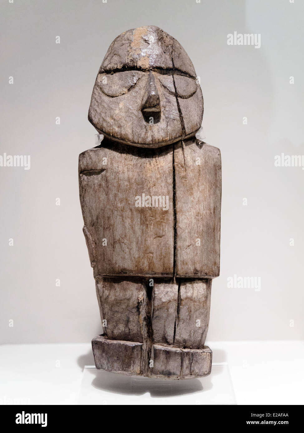 Période Impériale Chimu Figurine 1300 AD - AD 1352 Museo de Arte Precolombino, Cusco - Pérou, figurine, ou stylisée et parfois presque insinué des représentations humaines ont constitué une forme de représentant des êtres humains et à travers ces déplacer vers une compréhension du créateur. Tenter l'exercice de les regarder à travers les yeux de quelqu'un qui a vécu il y a des siècles seraient surpris de son propre reflet dans ces images, où le détail est rempli par notre vision, en les convertissant en représentants de la délicatesse et de la forme, de la grâce et le mouvement. De plus, l'esthétique montrent un remorquage de Pise Banque D'Images