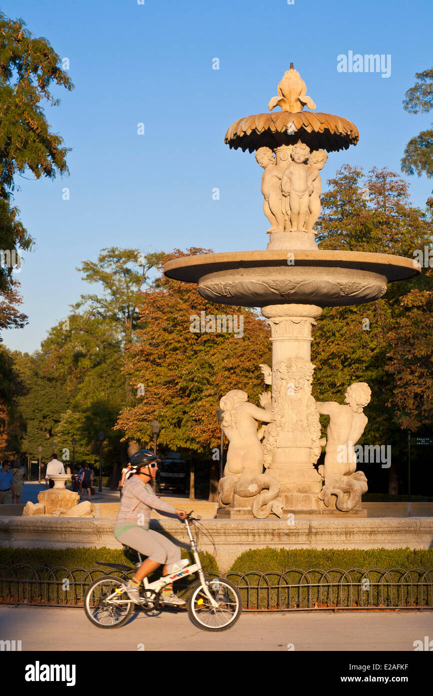 Espagne, Madrid, parc du Retiro créé au 17e siècle, 18e siècle par les jardins musicaux Artichaut . architecte Ventura Rodriguez Banque D'Images