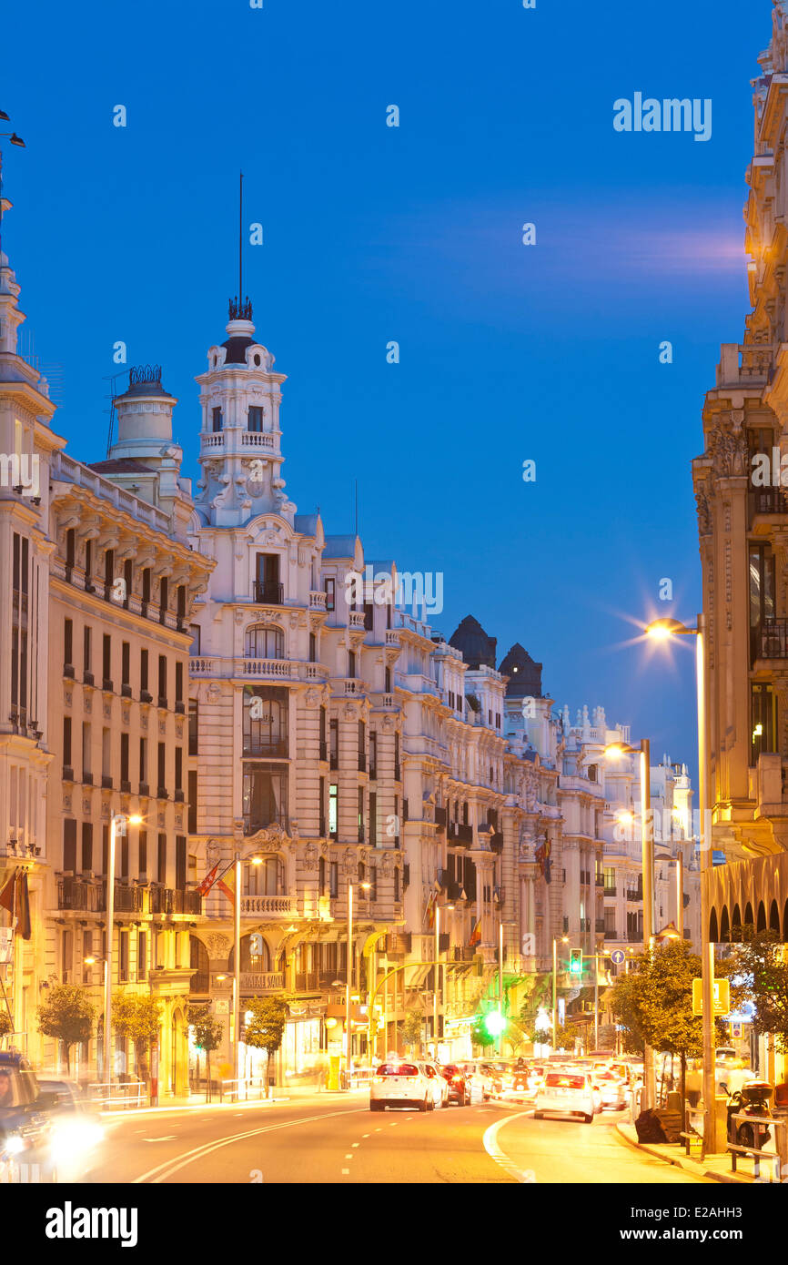 Espagne, Madrid, Gran Via, l'artère principale du centre-ville avec des bâtiments du début du xxe siècle Banque D'Images