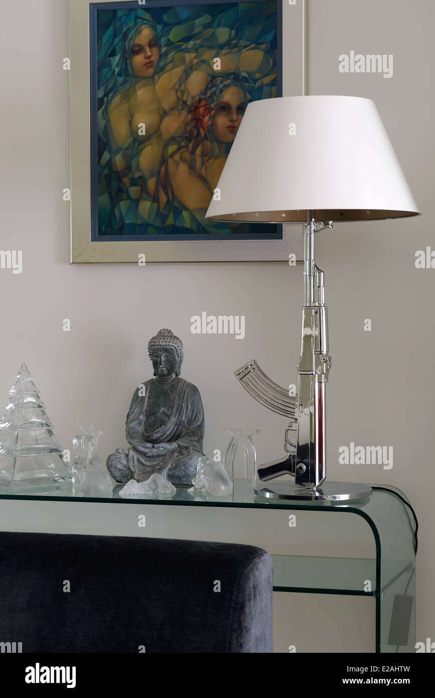 Philippe Starck Kalashnikov AK47 lampe de table Banque D'Images