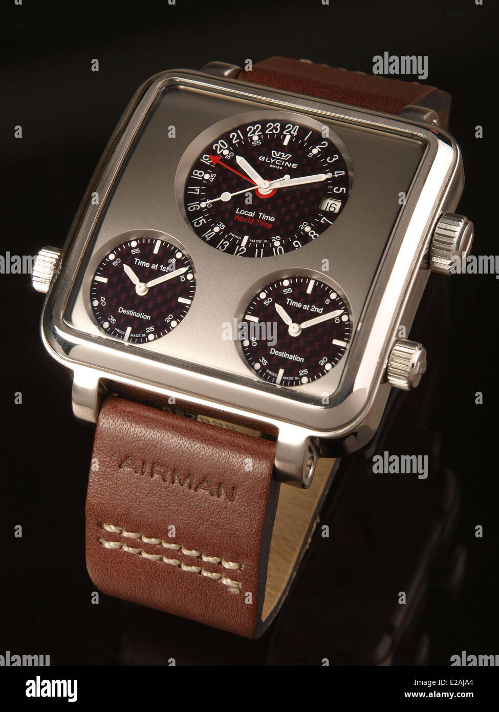 Glycine Airman 7 Plaza Mayor watch sur bracelet cuir Banque D'Images