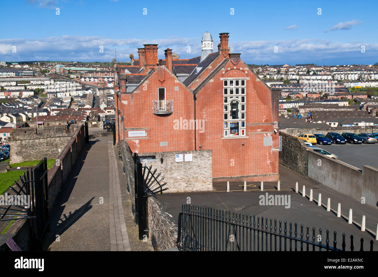 Royaume-uni, Irlande du Nord (Ulster), comté de Derry Derry, Londonderry, galerie d'art ou sur les vieux remparts de la ville Banque D'Images