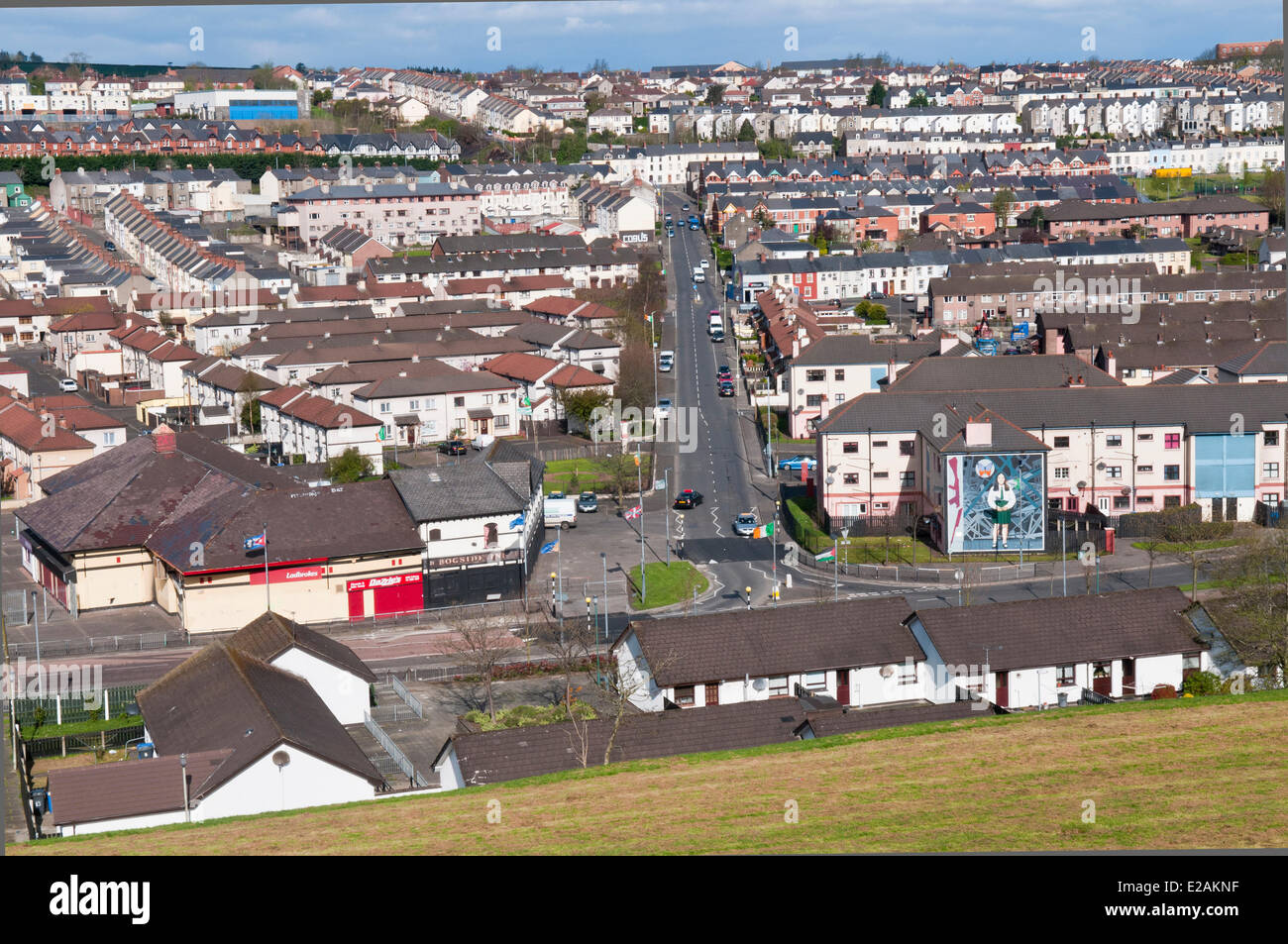 Royaume-uni, Irlande du Nord (Ulster), comté de Derry Derry, Londonderry, ou vue sur Bogside catholique républicain trimestre et Banque D'Images