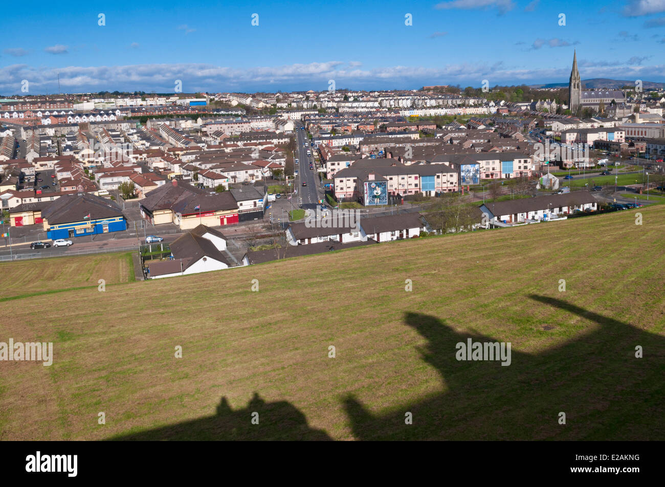 Royaume-uni, Irlande du Nord (Ulster), comté de Derry Derry, Londonderry, ou vue sur Bogside catholique républicain trimestre et Banque D'Images