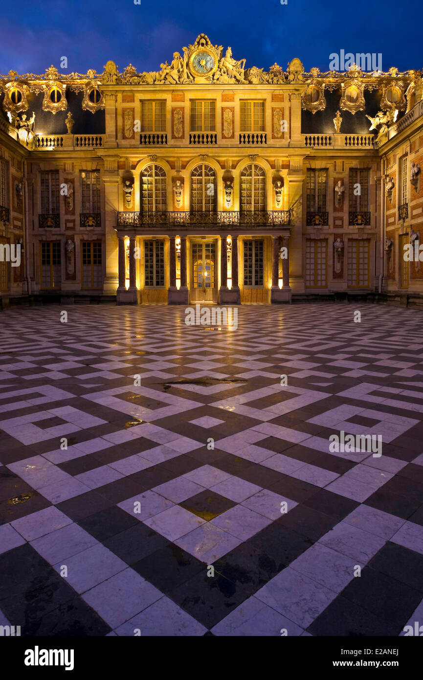 /France, Yvelines, Le Château de Versailles, classé au Patrimoine Mondial par l'UNESCO, la cour de Marbre (cour de Marbre) rénové Banque D'Images