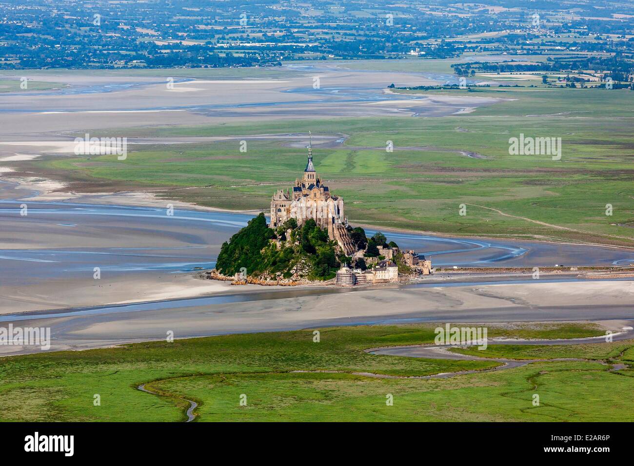 France, Manche, Baie du Mont Saint Michel, classé au Patrimoine Mondial par l'UNESCO, le Mont Saint Michel (vue aérienne) Banque D'Images