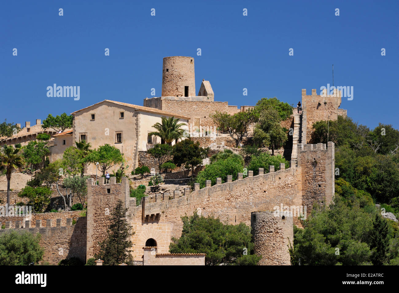 L'Espagne, Îles Baléares, Mallorca, Capdepera, château en haut de la colline Banque D'Images