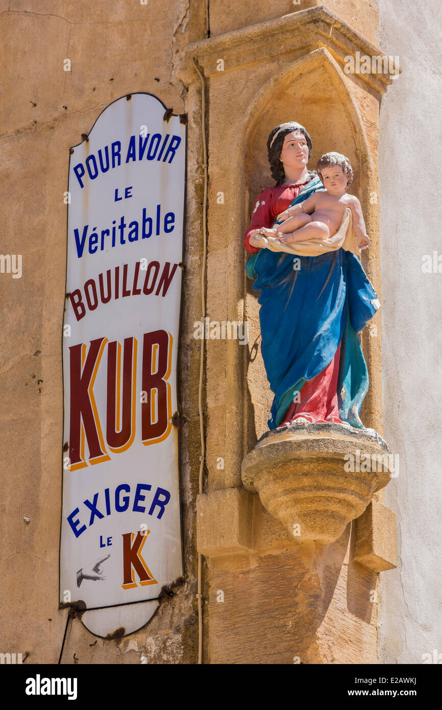France, Bouches du Rhone, Aix en Provence, Place des Fontetes et des vieux, des Cardeurs annonce pour le bouillon Kub et Madonna et Banque D'Images France, Bouches du Rhone, Aix en Provence, Place des Fontetes et des vieux, des Cardeurs annonce pour le bouillon Kub et Madonna et Banque D'Images