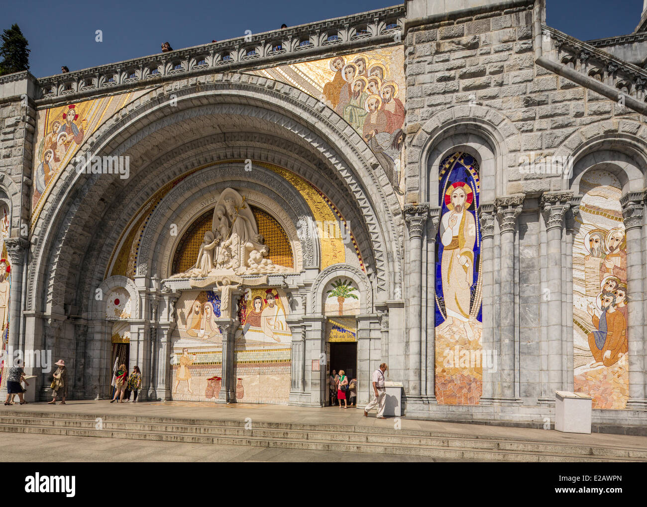 France, Hautes Pyrenees, Lourdes, Basilique Notre Dame de Lourdes Banque D'Images