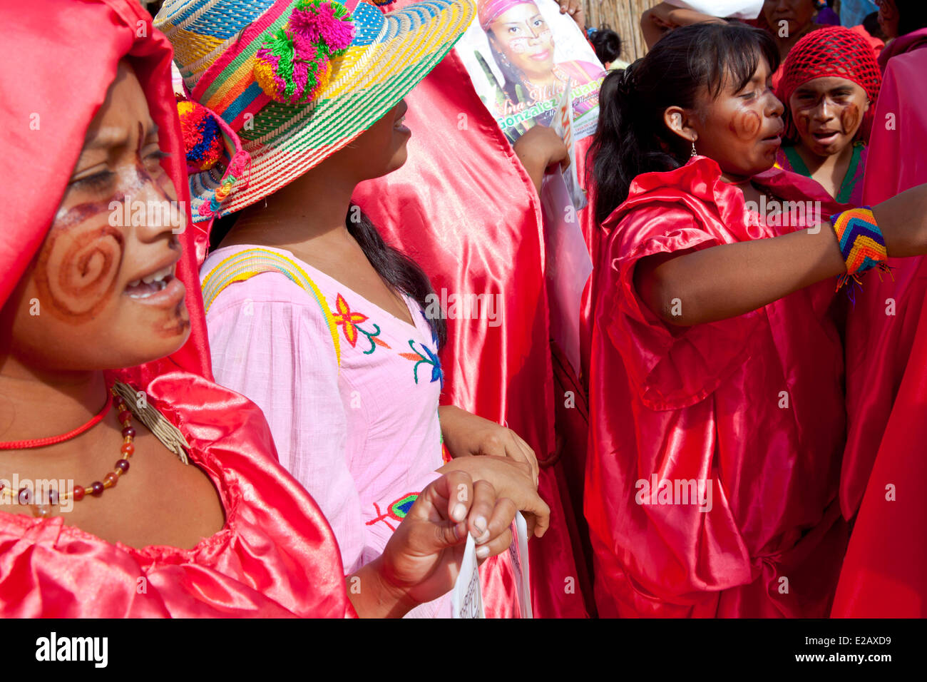 La Colombie, le Département de la Guajira, Uribia, les femmes Wayuu réunion pendant le Festival annuel de la communauté Banque D'Images