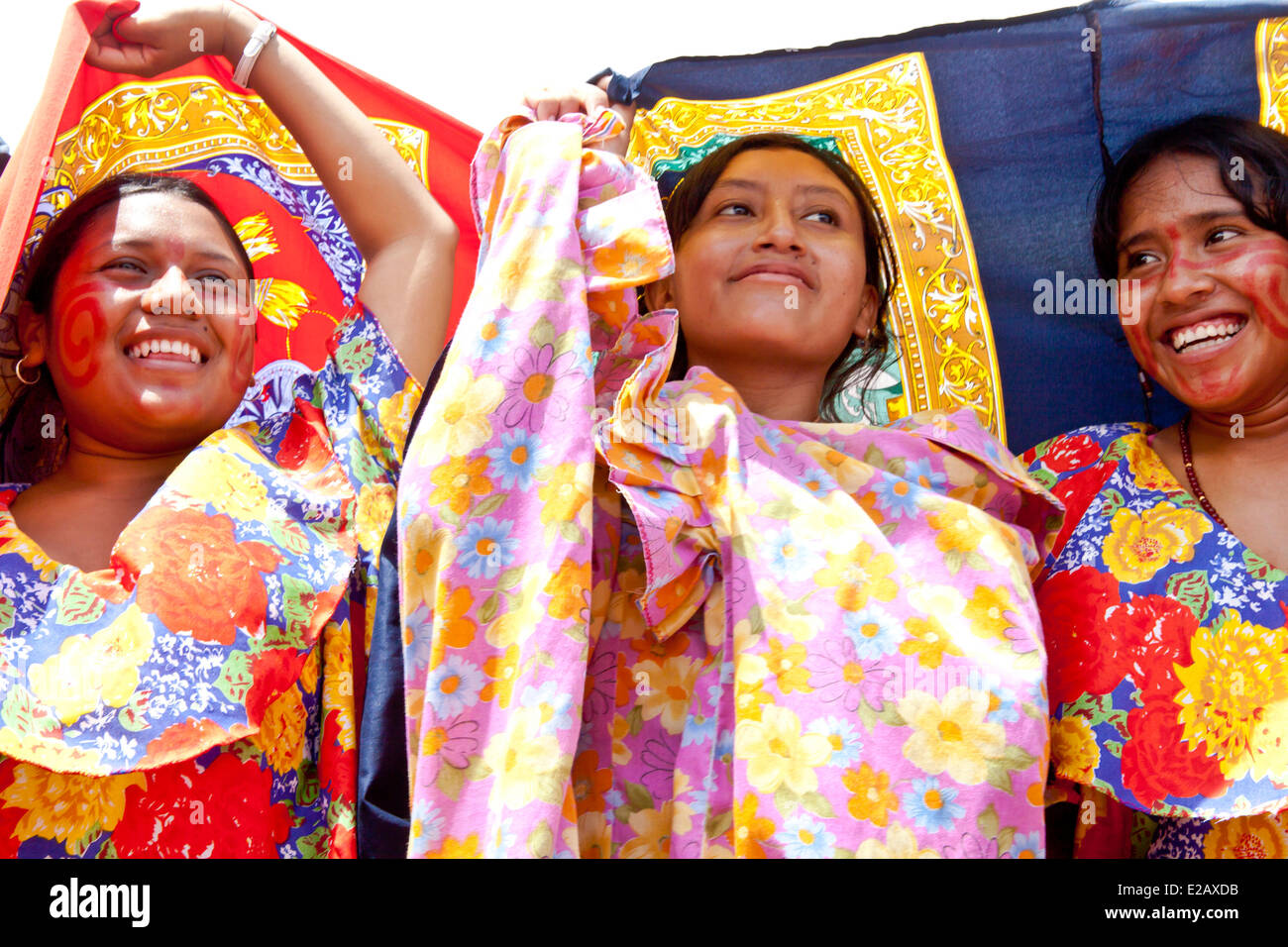 La Colombie, le Département de la Guajira, Uribia, les femmes Wayuu réunion pendant le Festival annuel de la communauté Banque D'Images